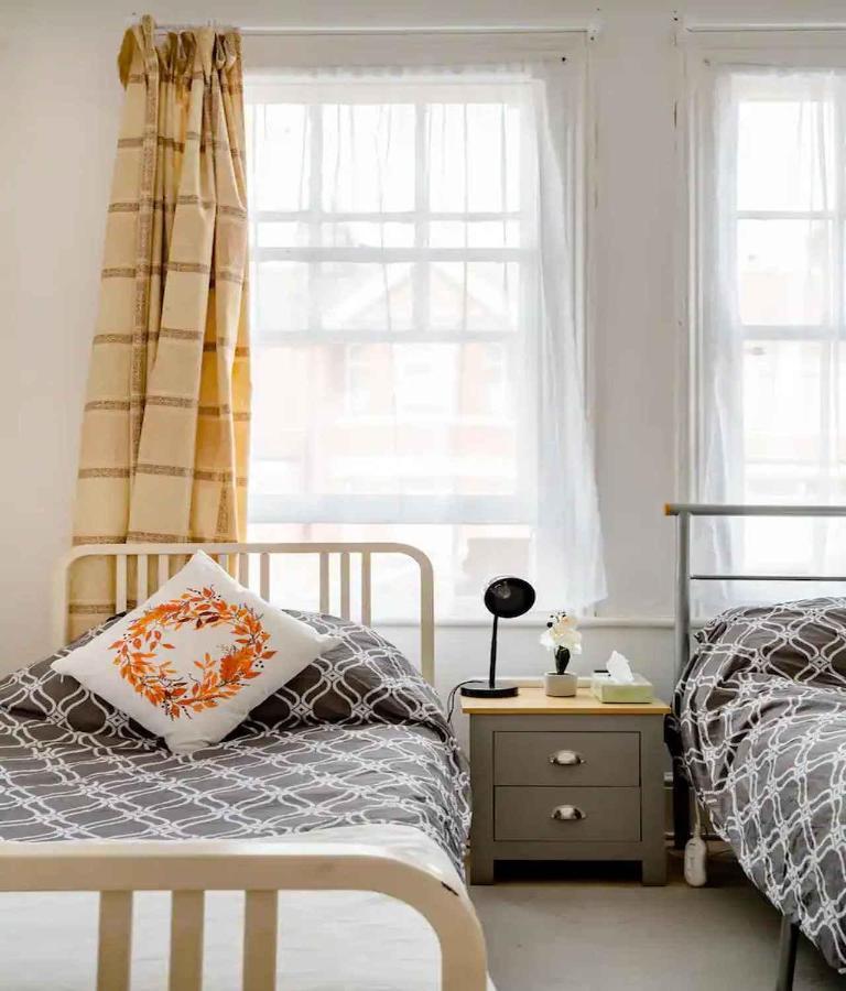 Homestay Near Tottenham Hotspur Stadium London Kültér fotó